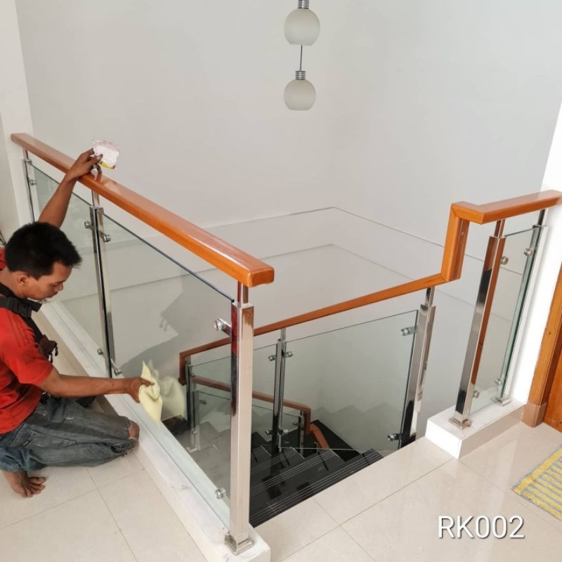 RAILING TANGGA KACA TEMPERED STAINLESS KAYU