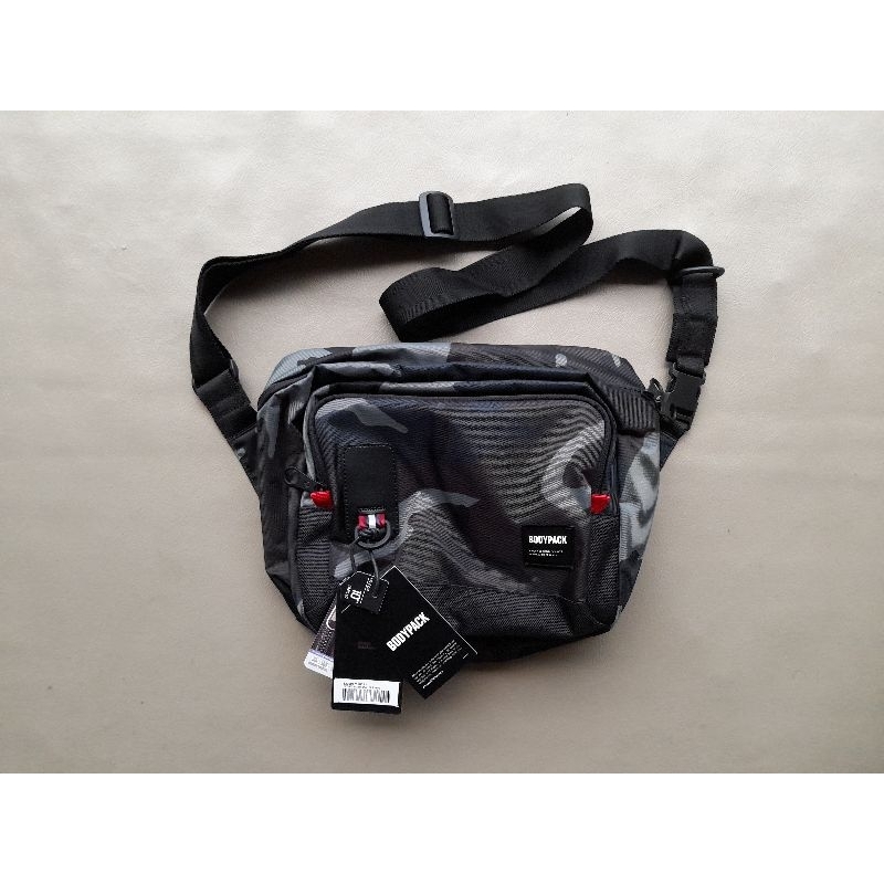 BODYPACK FLYKER TAB 8" SLING BAG