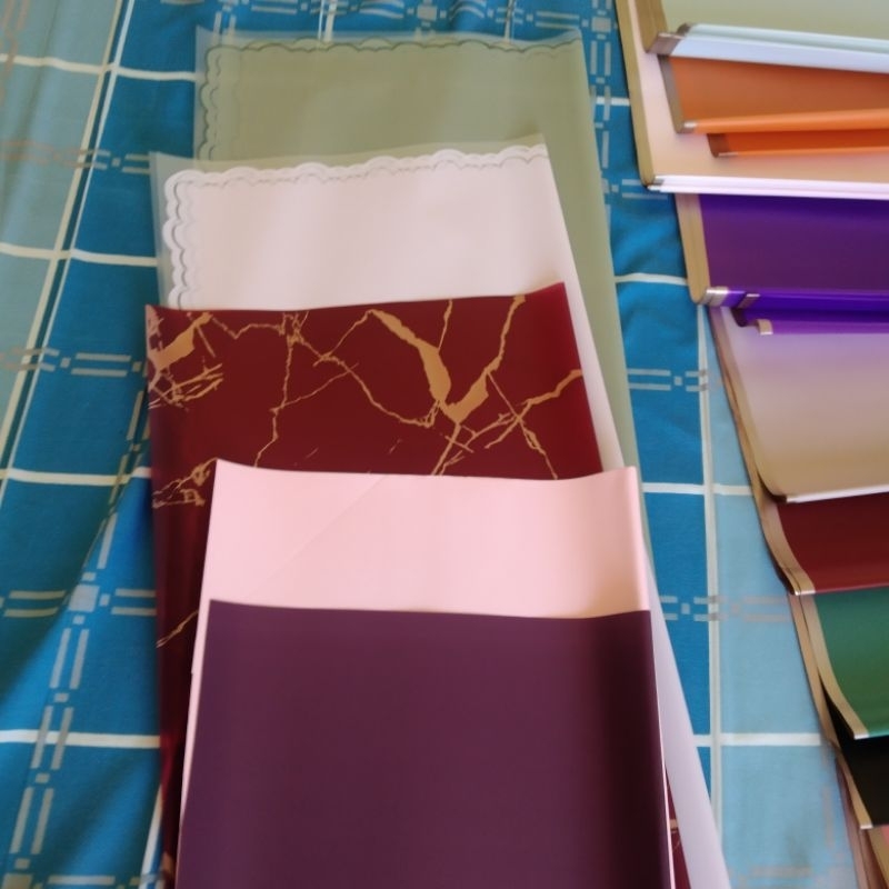 

kertas buket cellophane motif renda