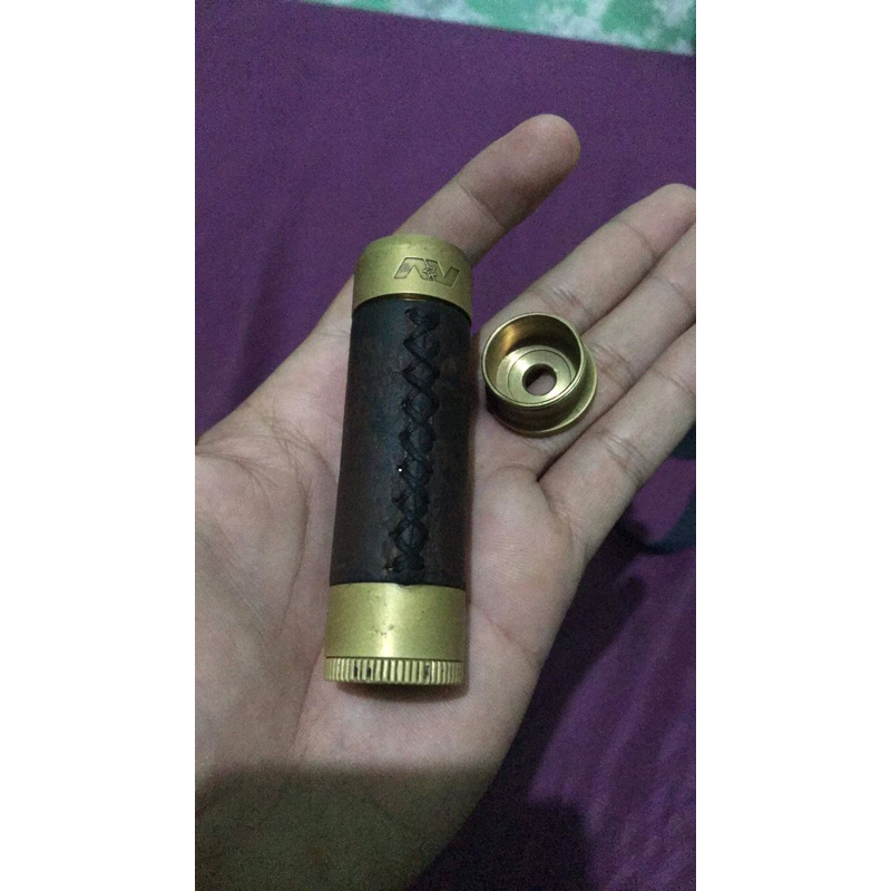 Pipa kuningan av able