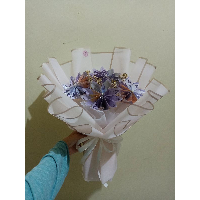 buket uang bentuk bunga dahlia