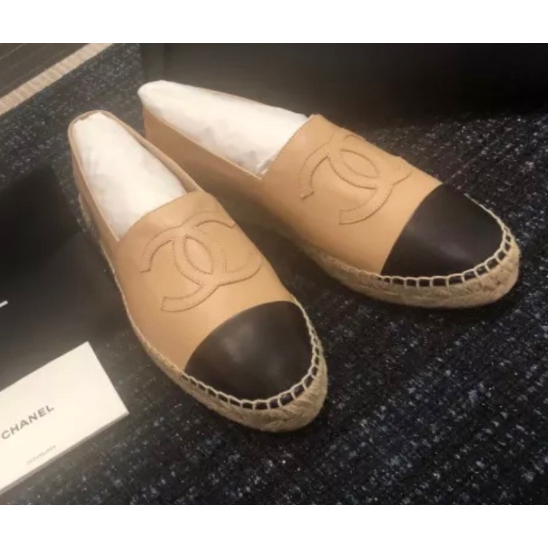 Preloved Espadrilles CHANEL slip on