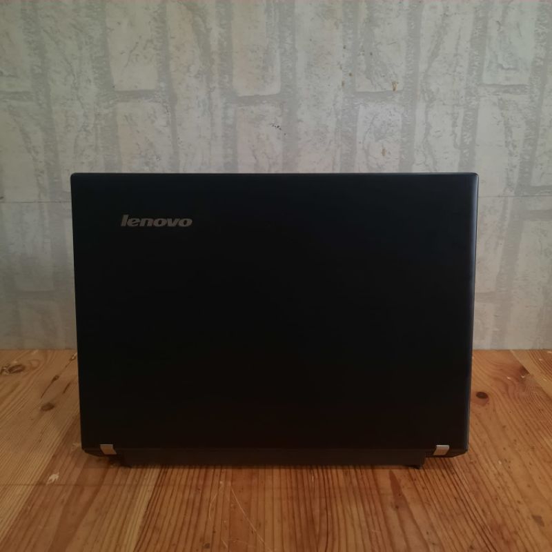 Laptop Lenovo E40 Cor i5-5200 Ram 4Gb/HDD 750Gb Amd Radeon R5 M330 2Gb Gaming editing desain