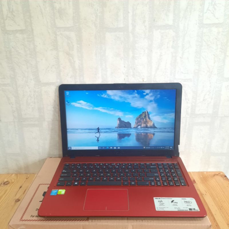 Laptop Asus X450LJ Cor i3-4005U Ram 4Gb/HDD 500Gb Nvdia Geforce 920M 15inch Windows 10 siap pakai