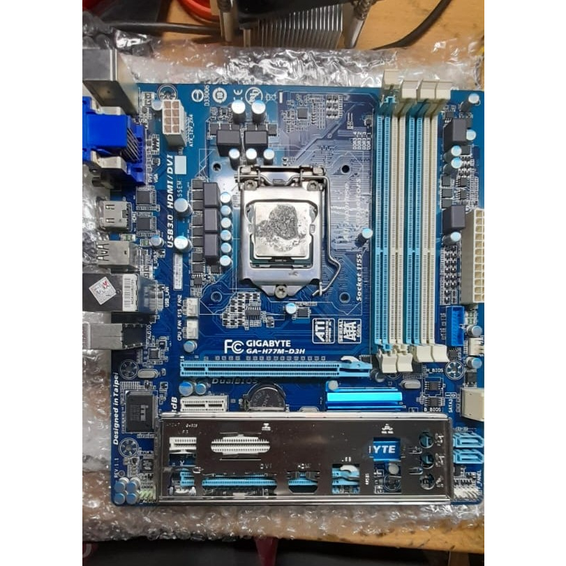 MOTHERBOARD GIGABYTE GA-H77M D3H+PROC CORE i5 3450