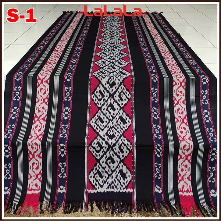 Kain Tenun Ikat Blanket Etnik Dayak Toraja Lombok Sumba Flores Troso Jepara Bali NTT Indonesia