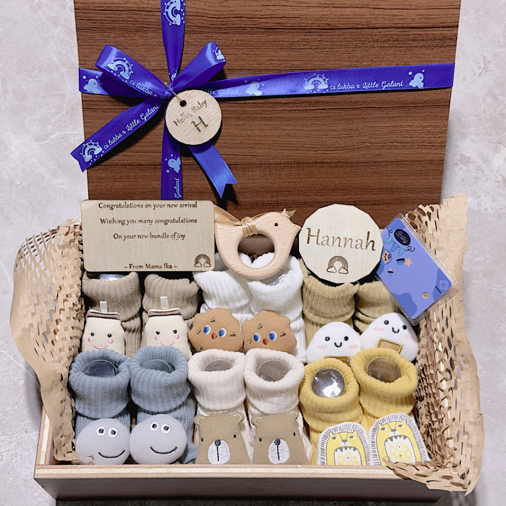 Langsung Kirim | Wooden Hardbox Hampers Baby Kado Bayi Hadiah Gift Sepatu Bayi Kaos Kaki Perempuan Newborn