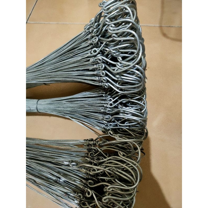 Kawat gantungan pot bunga