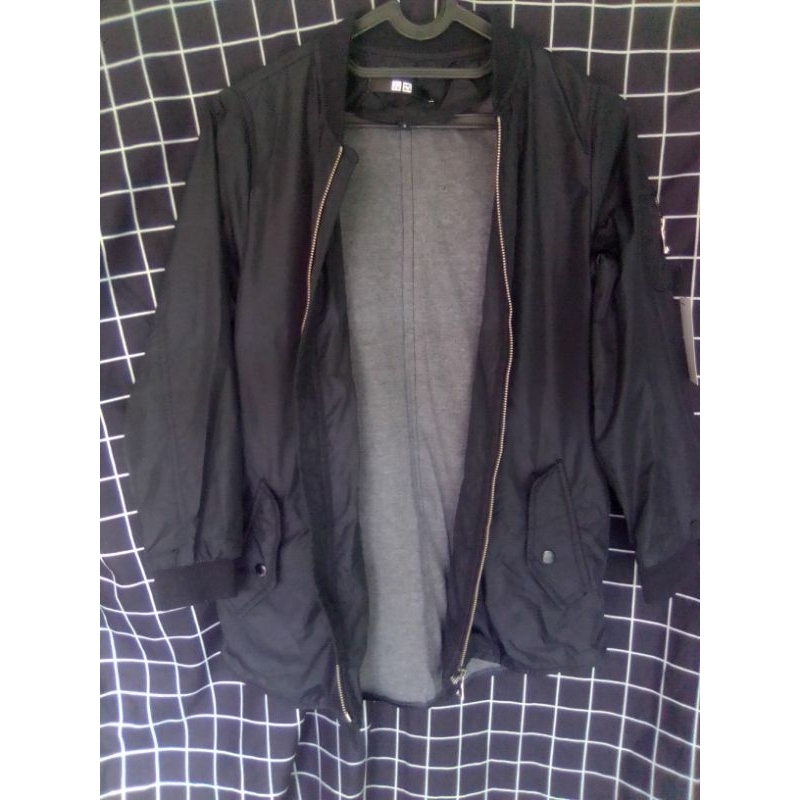 Bomber Jacket Uniqlo size S fit M