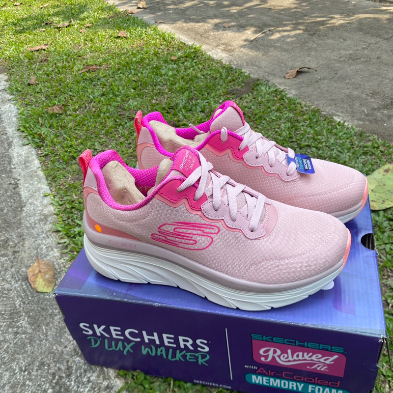 Diskon upto 70% Skechers DLux Walker Daily Beauty size 37,39,40