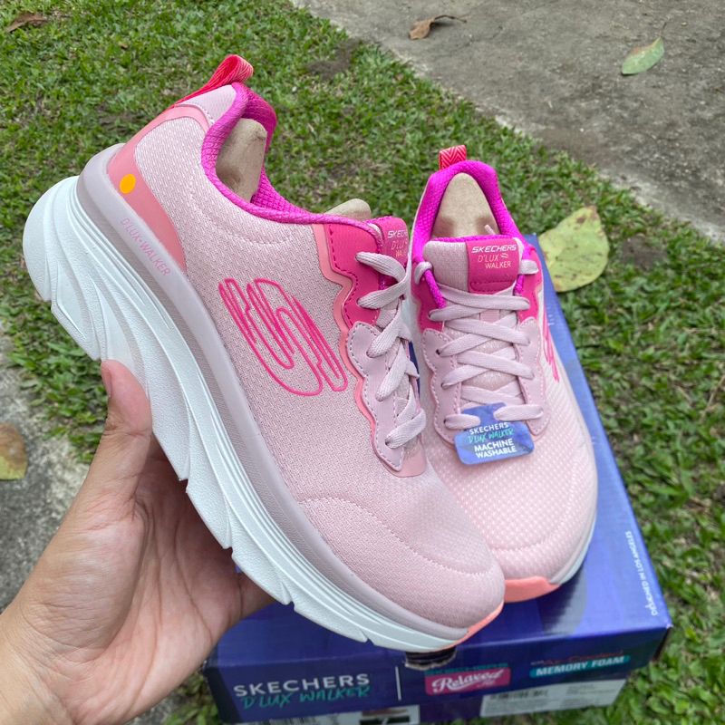 Diskon upto 70% Skechers DLux Walker Daily Beauty size 37,39,40