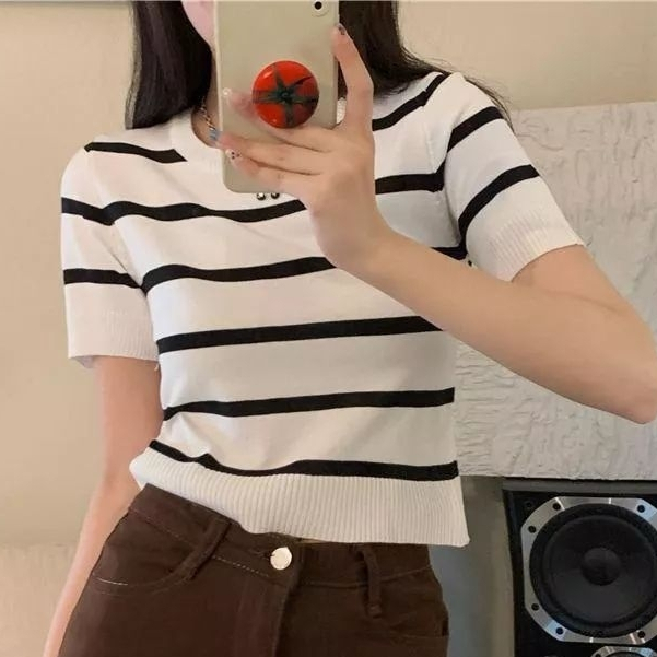 ATASAN BLOUS RAJUT CROP LENGAN PENDEK MOTIF GARIS//SWEATER ATASAN RAJUT WANITA CROP TOP LENGAN PENDEK