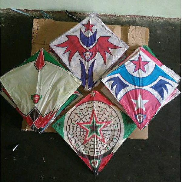 layangan kertas sablon isi 50, ukur 70 (besar) oet dan rm cipacing