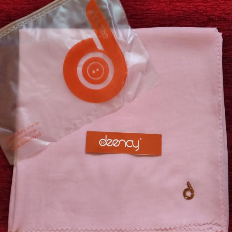 Preloved Deenay Liza hijab segi empat voal polos Rose Wine