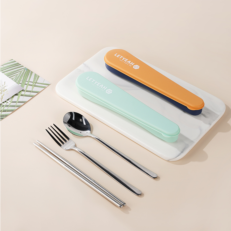 Letyeah &amp; Kaizenliving 3pcs Alat Makan dengan kotak sendok garpu sumpit / spoon fork chopsticks hijau/biru