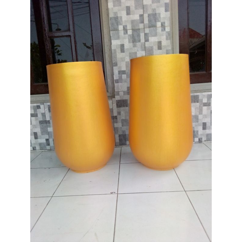 pot gentong dekorasi bahan spon karet warna gold ukuran tinggi 60cm //pelaminan //backdrop