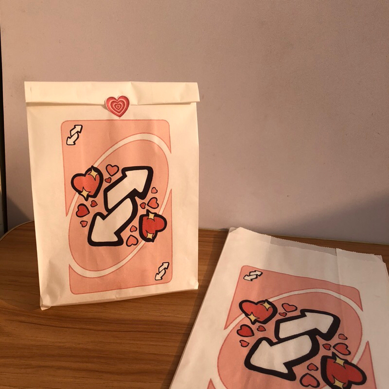 

Packaging Amplop Putih motif uno aesthetic vintage