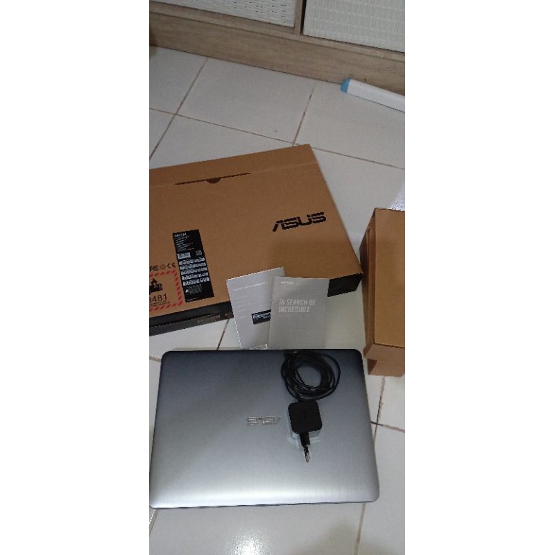 Laptop second preloved Asus X441MA core i3 gen 8 / RAM 4GB
