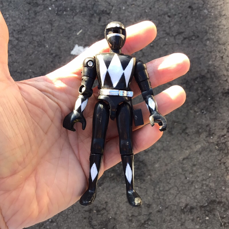 POWER RANGER FIGURE
