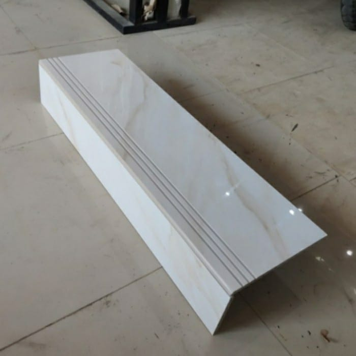Stepnosing Granit Tangga motif MARMER PUTIH EMAS STATUARIO GOLD GLOSSY 30X120,20X120