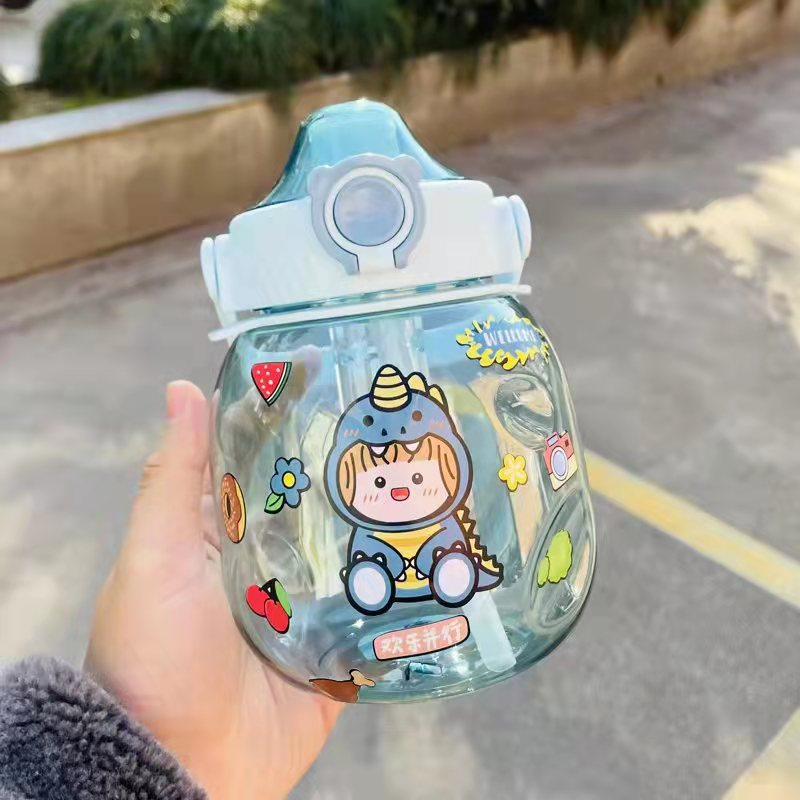 BOTOL MINUM ANAK GEMOY LUCU FREE STIKER + TALI  PANJANG ANTI TUMPAH XBD 8021