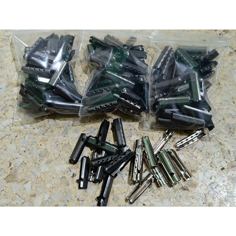 Aglet ujung tali sepatu impor 100 pcs / aglet ujung tali sepatu/ ujung tali celana besi