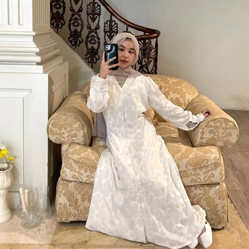 Sarang Dress size L by Ninette