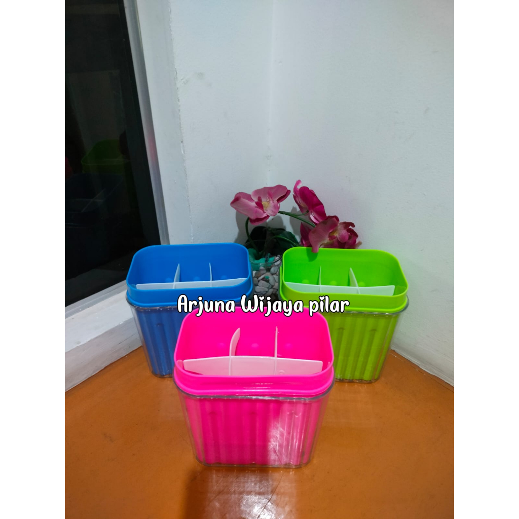 Tempat Sendok Diamond