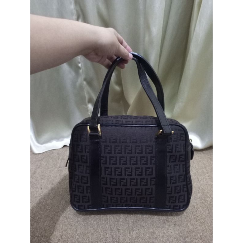 Tas Fendi classic handbag