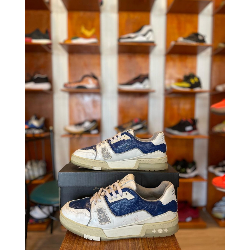 Luois Vuitton Trainer White & Navy Signature
