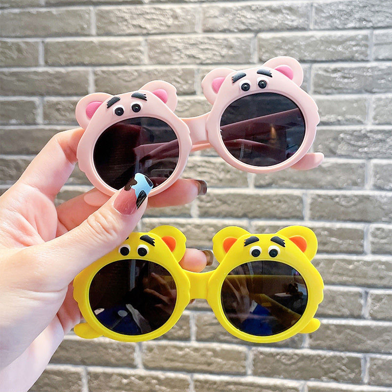 COD❤️Kacamata Hitam Lucu Beruang Anak Perempuan Lotso Polarized Kartun Silikon Terpolarisasi Lembut Tren Naungan Matahari Fashion Nyaman Tanpa Mencubit Wajah