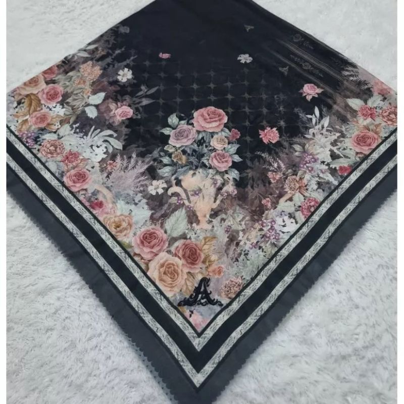 Ayu Dyah Andari seredipity Signature Scarf