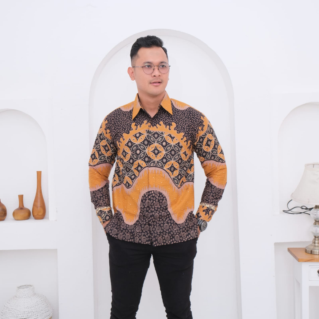 KAWUNG KUNING BATIKSOLOAMANAH KEMEJA BATIK PRIA LENGAN PANJANG PENDEK LAPIS FURING PREMIUM KATUN HALUS GINANDRA UNGU KLA PARANG TRUNTUM SUKET SEGORO SM  NIRWANA ALJAYA WISANGGENI SM DEWO PARANG DURI PARI SEIKET JIWAMUDA PANJI LESMONO PRASTOWO COKLAT