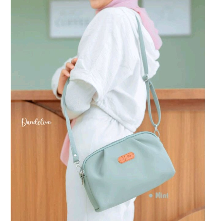 TAS SELEMPANG WANITA KEKINIAN DANDELION BY GABIA BAHAN ANTI AIR