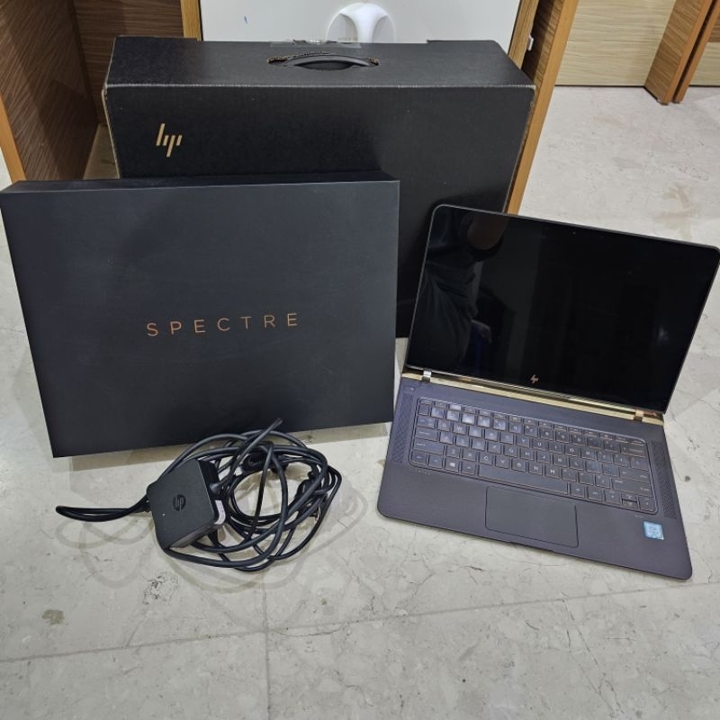 HP spectre 13-v022tu black gold i7 SkyLake SSD 512 Dual Boot win10 & win11.