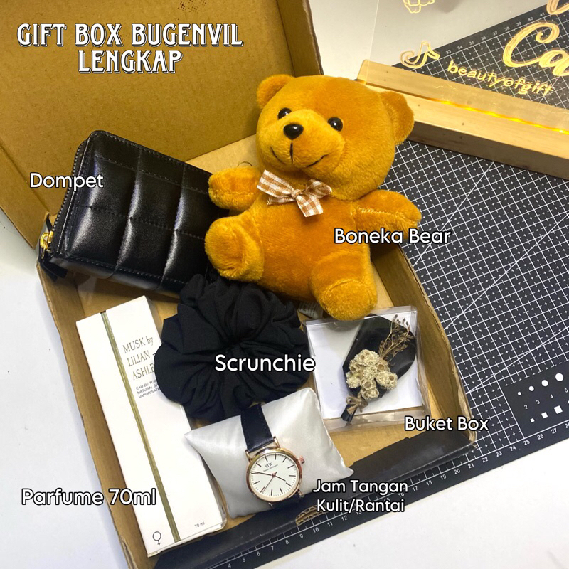 

HAMPERS ULTAH WEDDING GRADUATION | DOMPET BONEKA PARFUME JAM TANGAN BUKET MINI