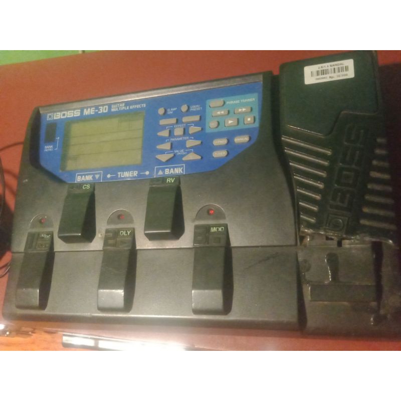 efek gitar boss me 30 (second)