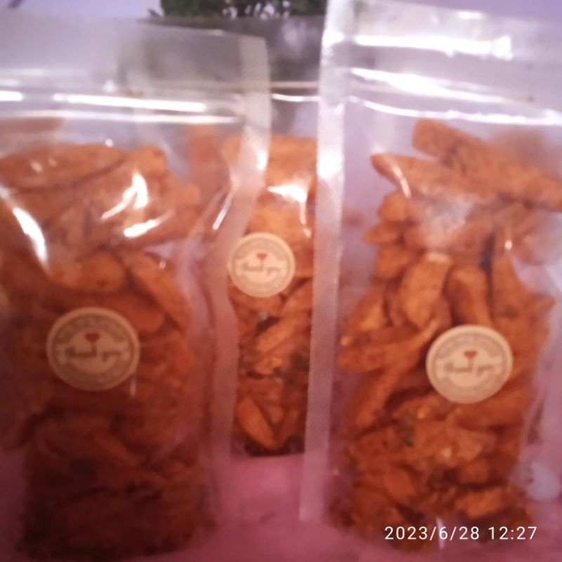 

basreng ikan extra pedas daun jeruk 100gr