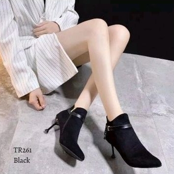 Preloved Sepatu Boots Wanita Heels Hitam Black Korea Fashion Size 36 Murah