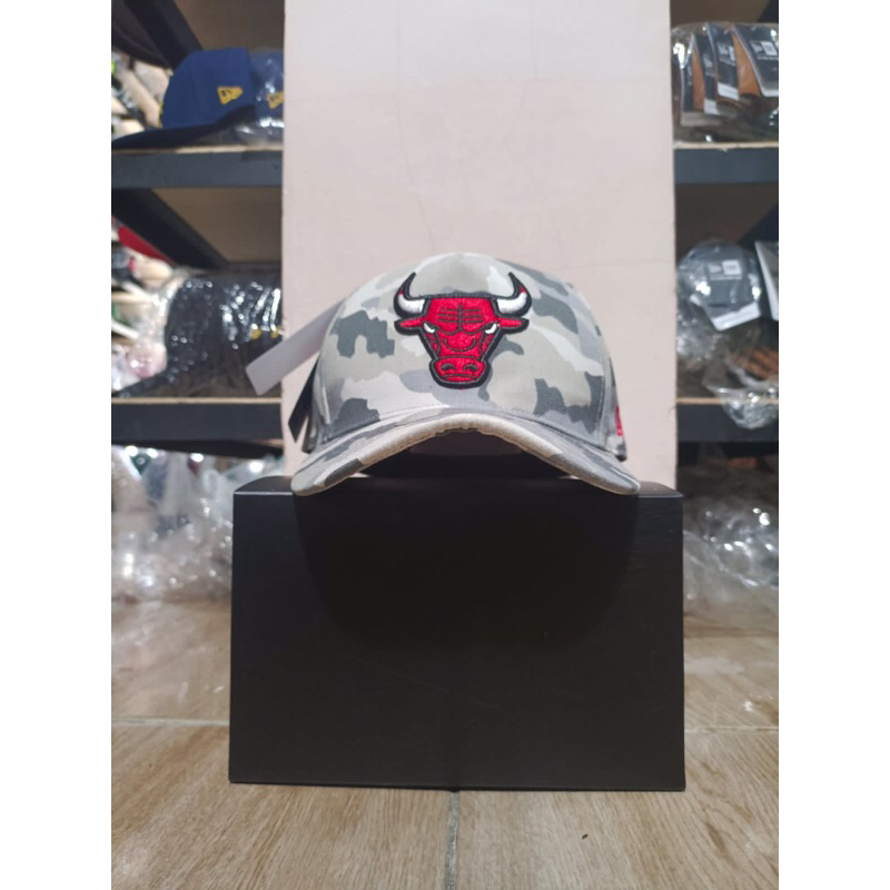Bahan Camo White Logo Bulls Merah Putih Topi Premium Pria Wanita