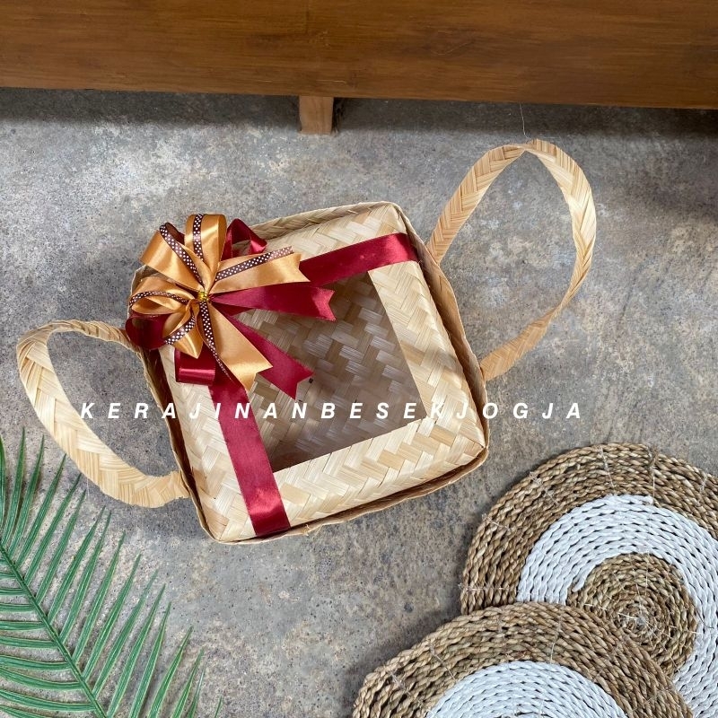 SEPASANG BESEK JINJING MIKA PITA SPESIAL NATURAL besek murah besek jogja catering nasi box nasi kebu