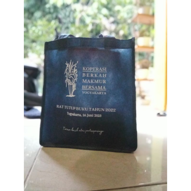 

[22x22x25] Tas Spunbond Jahit 75gr Totebag Godiebag Souvenir Custom Sablon Hajatan Besek