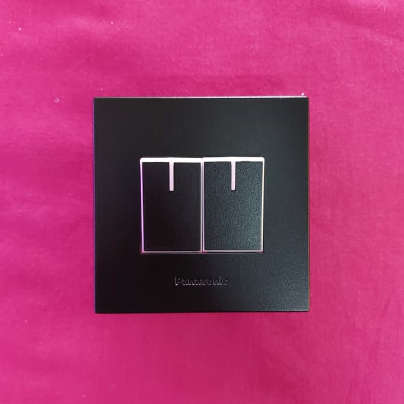 Panasonic Saklar Seri Hotel 2 Arah Style Series Hitam