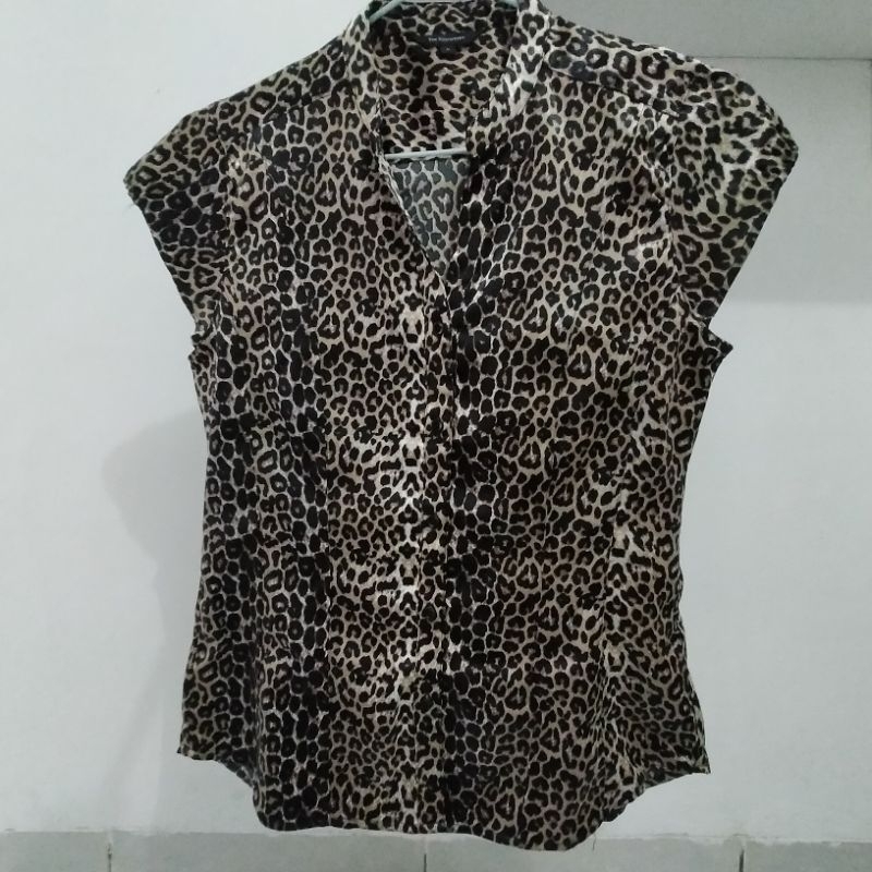 The Executive BLOUSE WANITA MOTIF MACAN