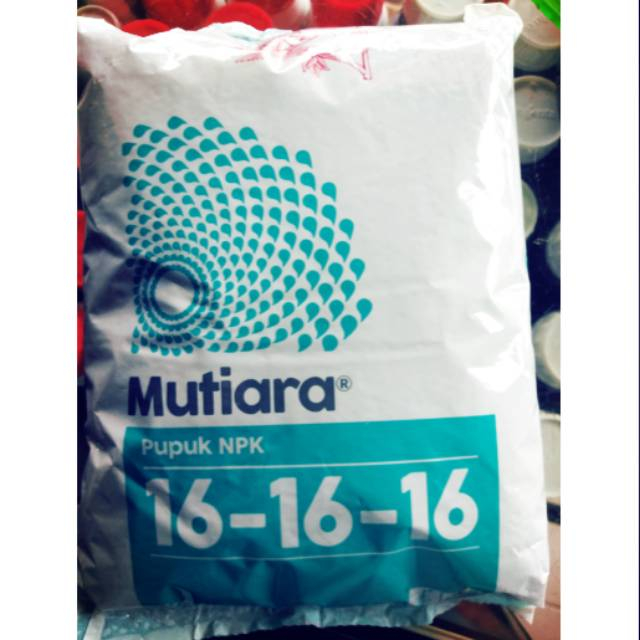 Pupuk NPK Mutiara 16.16.16  1 kg