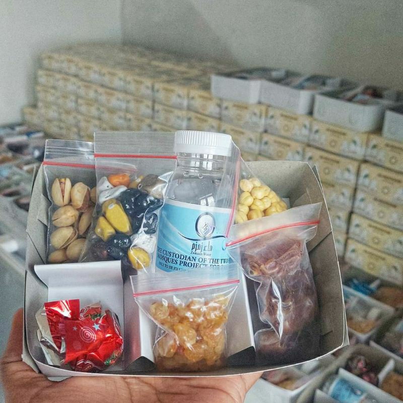 

Oleh- Oleh Umroh Haji dan Umroh Spesial / Oleh- Oleh Haji dan Umroh / Gosend /Grab Instan / Shopee Instan