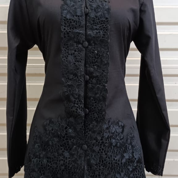 Setelan kebaya encim modern betawi bordir putih jumbo - Hitam,