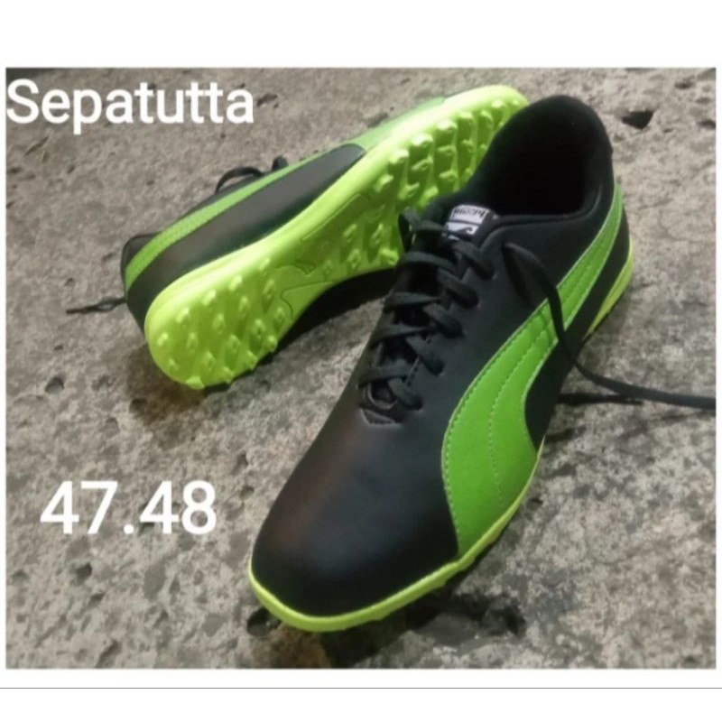 sepatu futsal ukuran jumbo