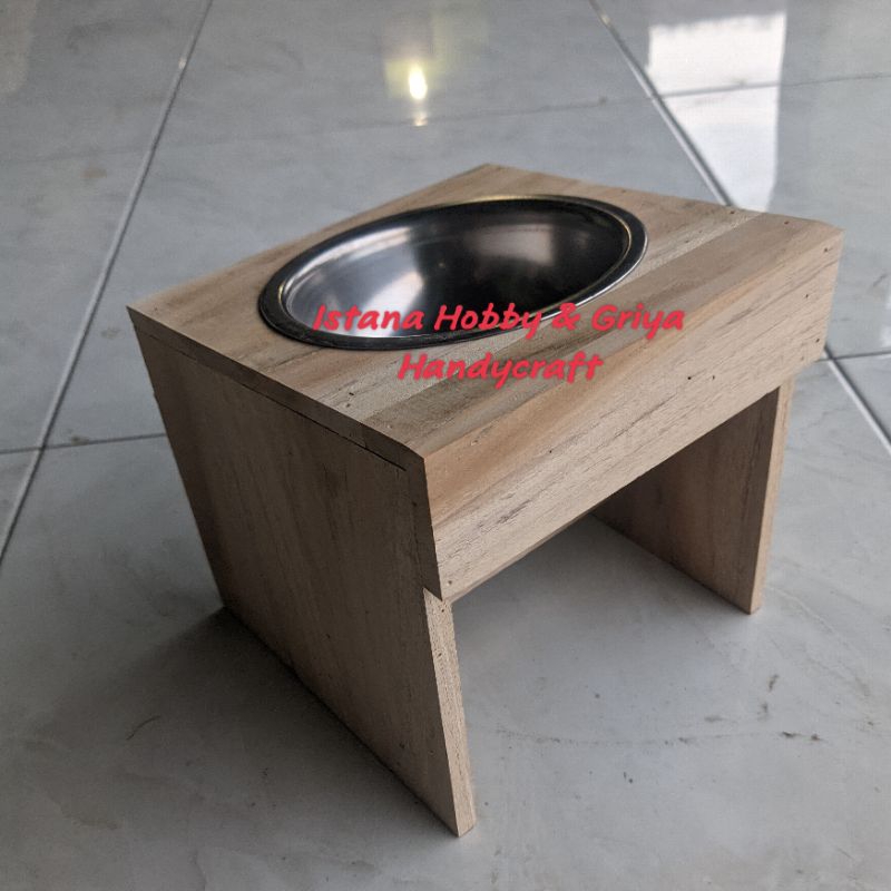 tempat makan kucing dan anjing tinggi 20cm