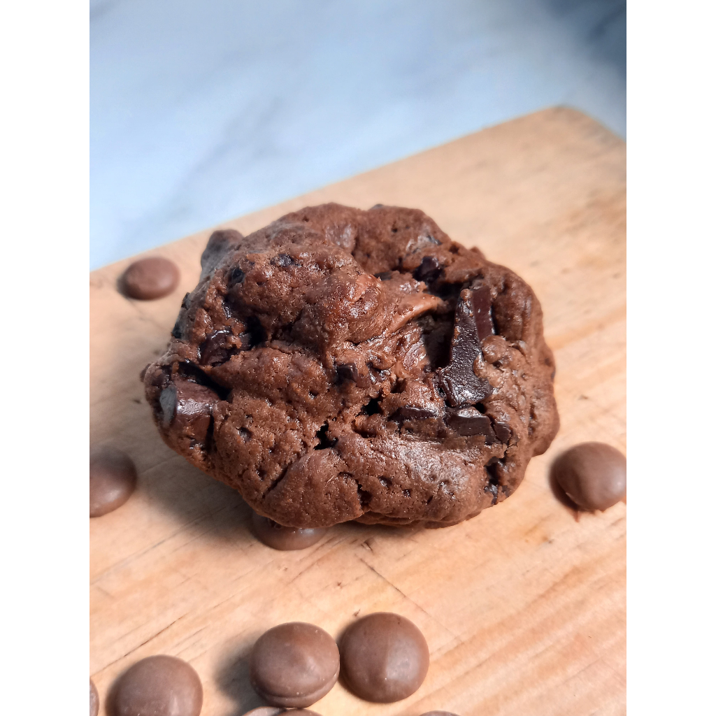 

1 pcs Belgium Soft Cookies Triple Chocolate